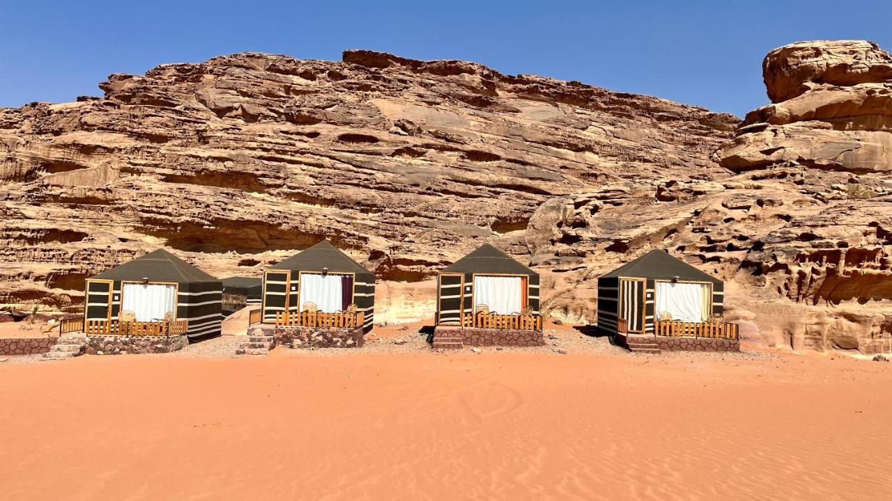 Rum Crown Wadi Rum Exteriör bild