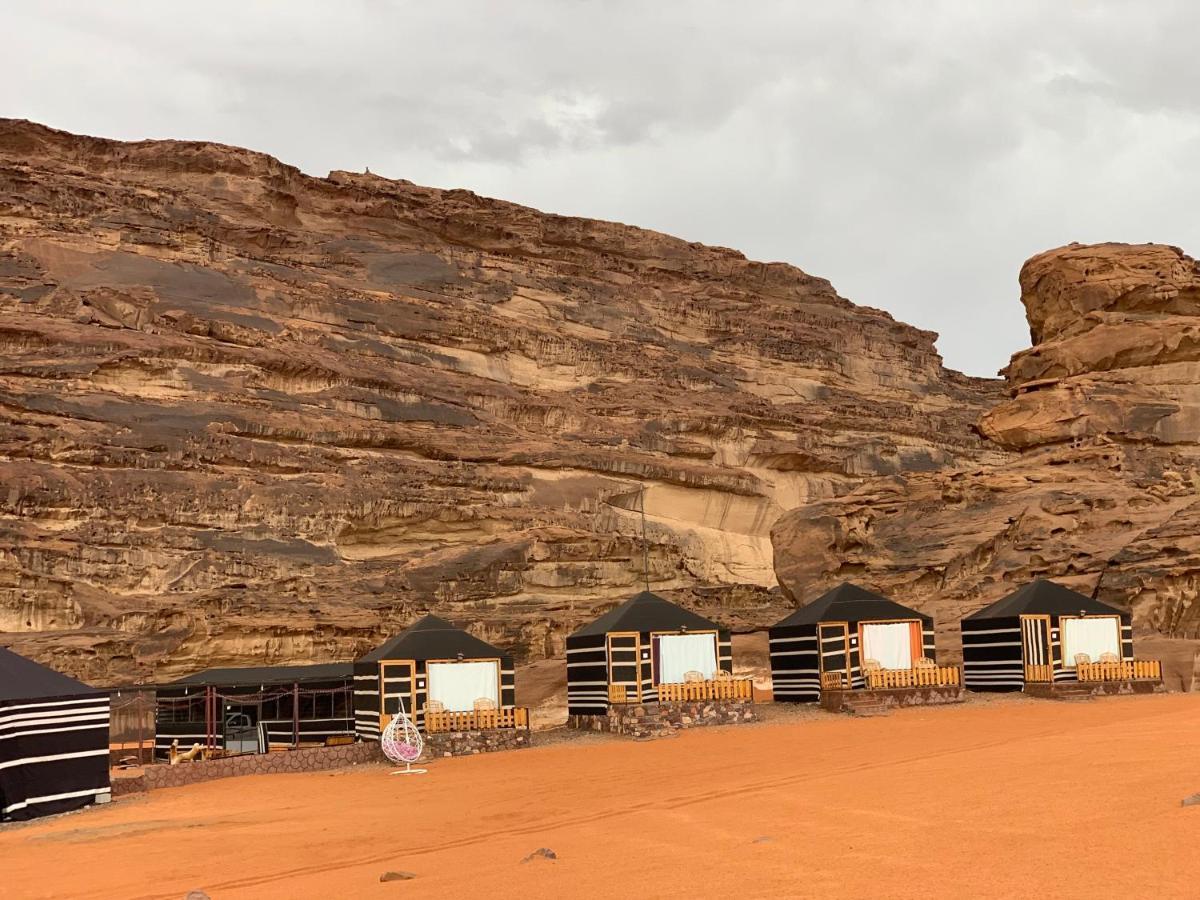 Rum Crown Wadi Rum Exteriör bild