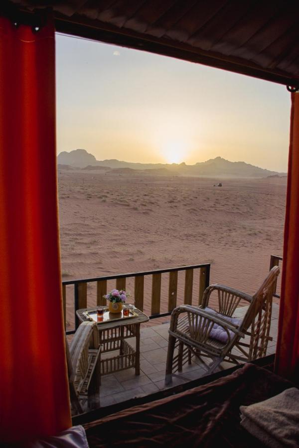 Rum Crown Wadi Rum Exteriör bild
